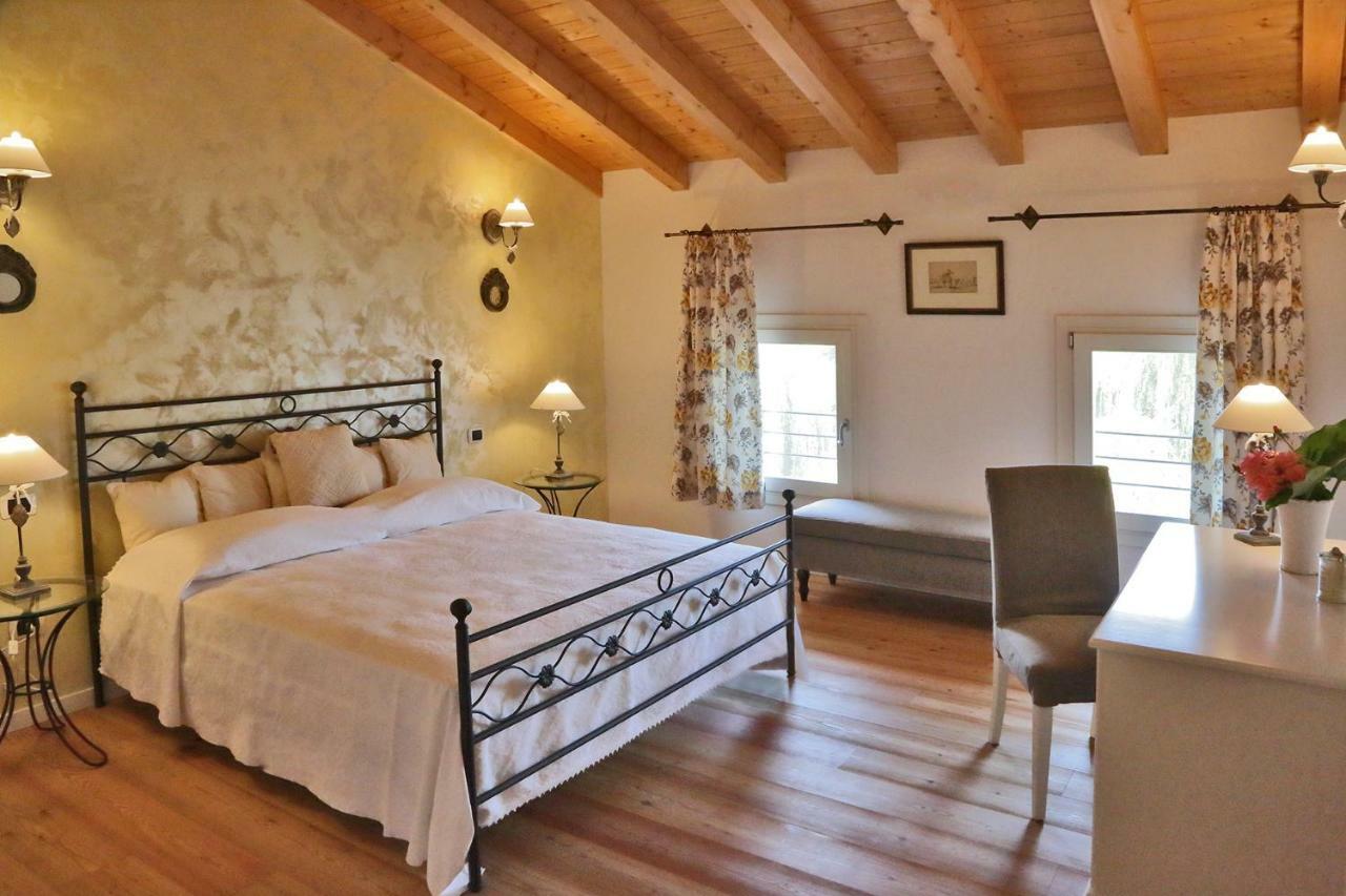 La Fonte Bed and Breakfast Fontanafredda Eksteriør billede